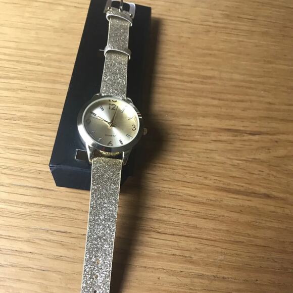 NEW Avon Sparkle Strap Party Gold Face Watch - Classic Round Face Gold Band - Picture 1 of 7